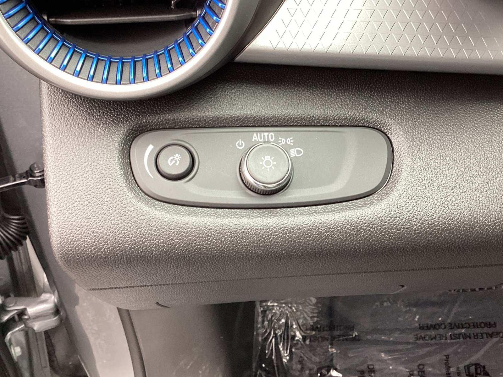 Used 2026 Chevrolet Trax LS FWD image 27