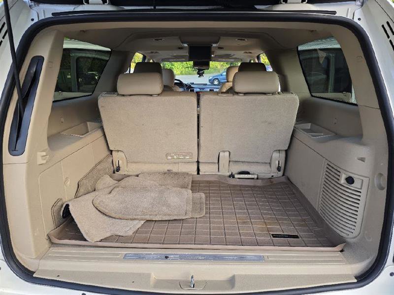 Used 2013 Cadillac Escalade ESV Luxury RWD image 25