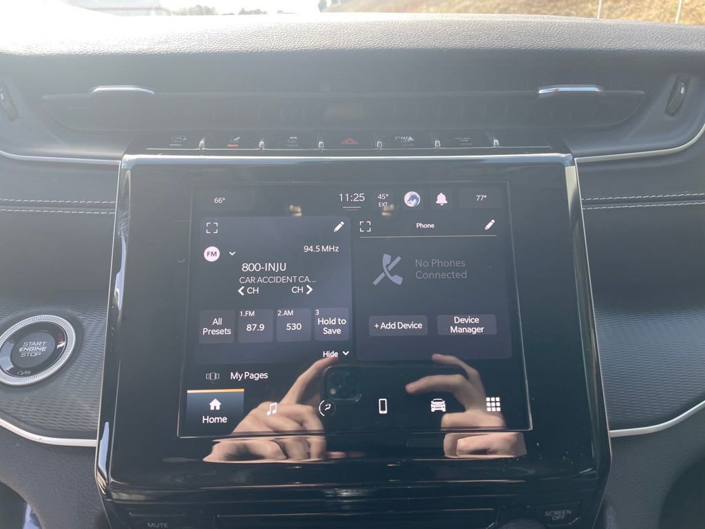 Used 2023 Jeep Grand Cherokee Laredo X image 18