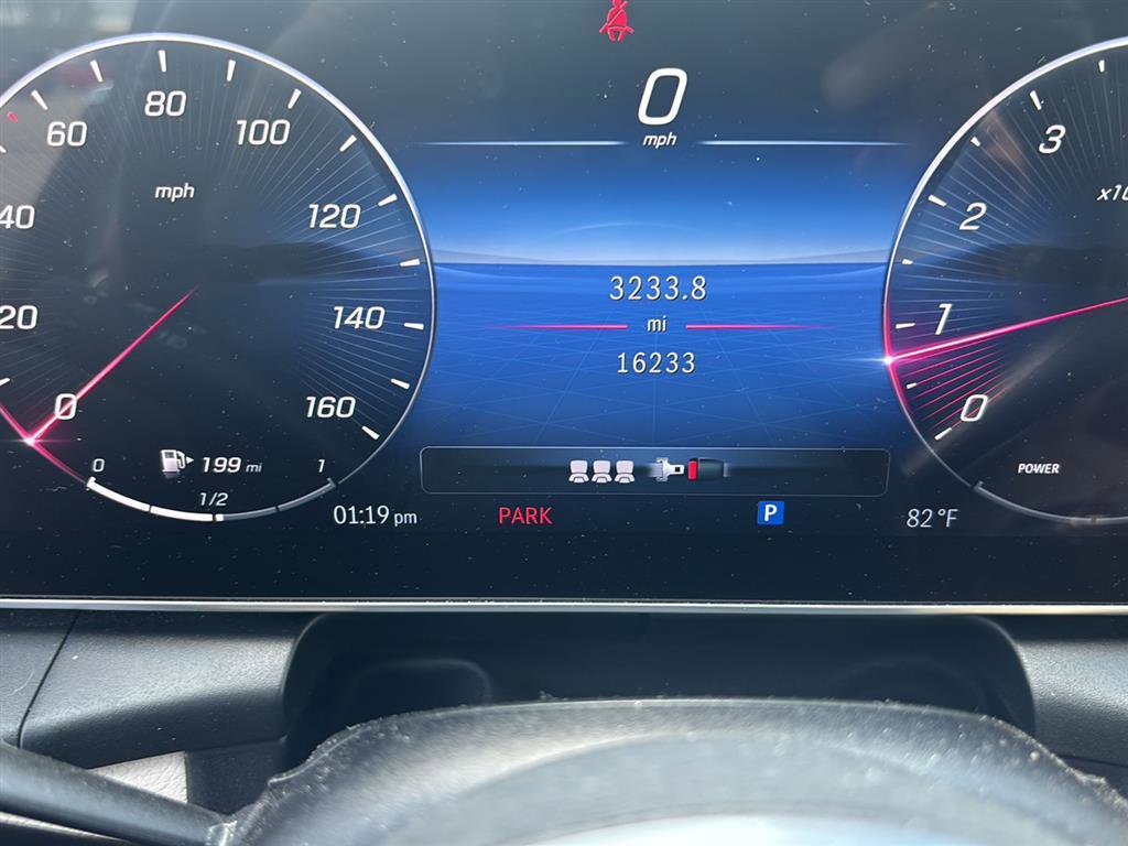 Used 2024 Mercedes-Benz GLC 300 4MATIC image 13