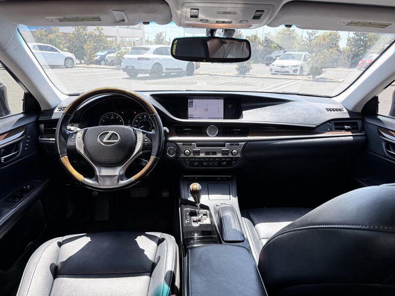 Used 2013 Lexus ES 350 w/ Premium Pkg FWD image 16