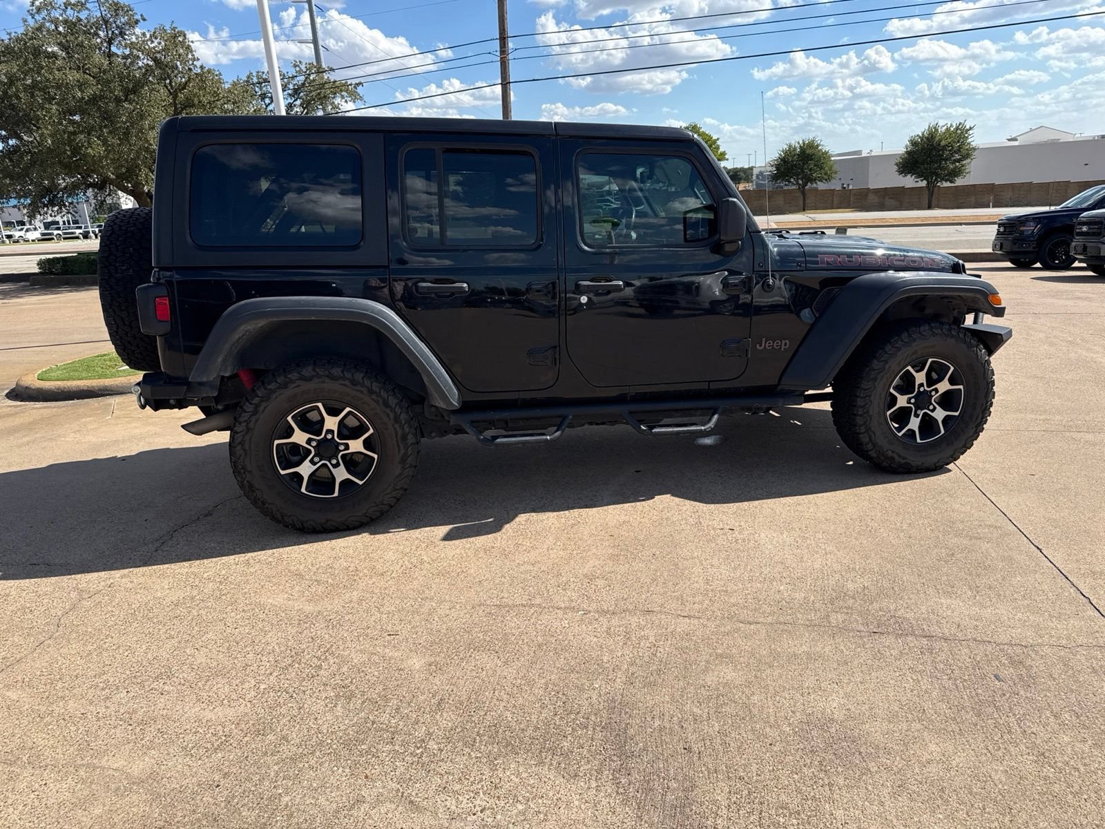 Used 2022 Jeep Wrangler Unlimited Rubicon AWD/4WD image 8