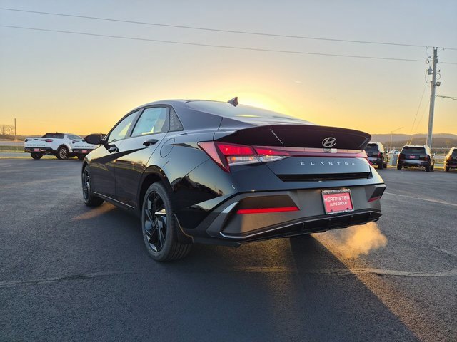 New 2026 Hyundai Elantra Sport image 5