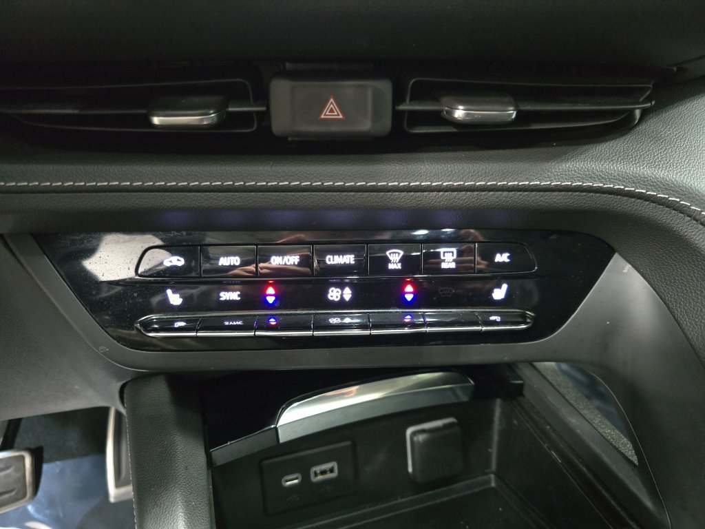 Used 2023 Buick Envision Preferred w/ Sport Touring Package AWD/4WD image 21