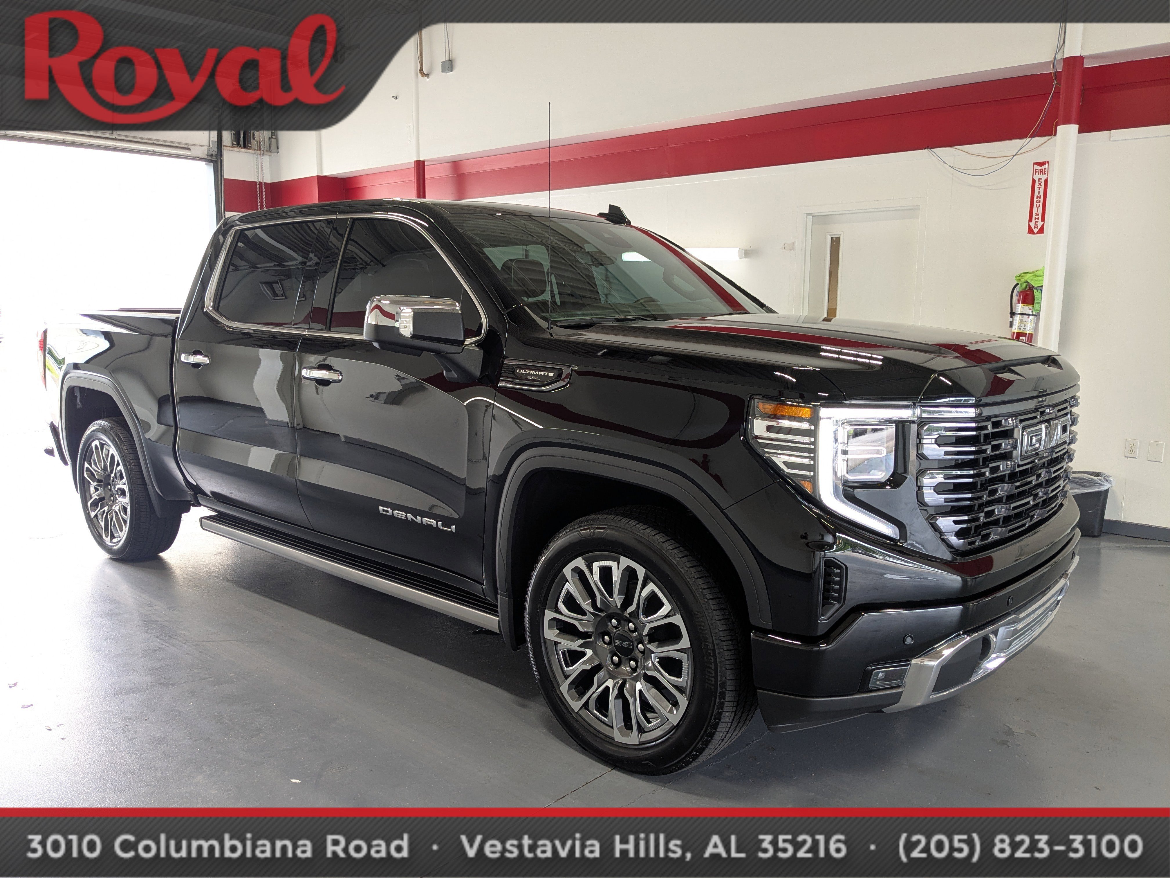Used 2025 GMC Sierra 1500 Denali Ultimate AWD/4WD image 5