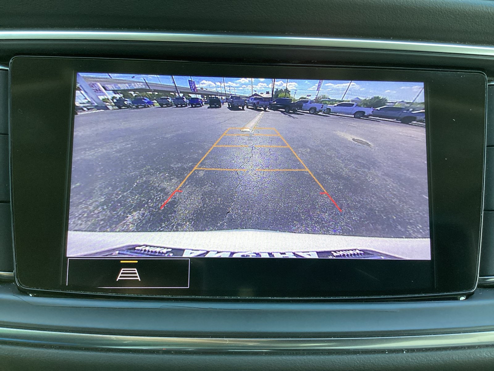 Used 2023 Buick Enclave Essence FWD image 21