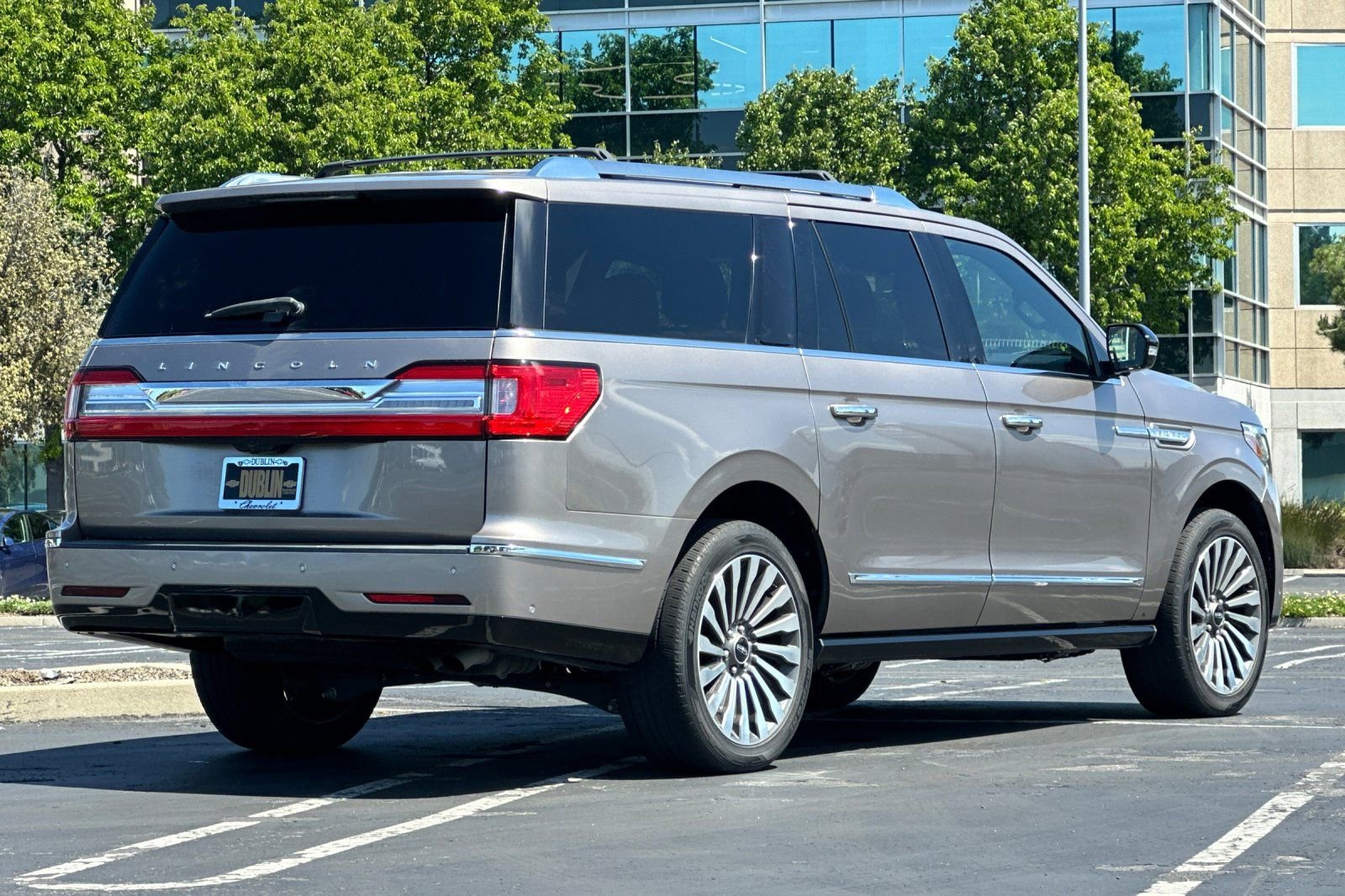Used 2019 Lincoln Navigator L Reserve image 4
