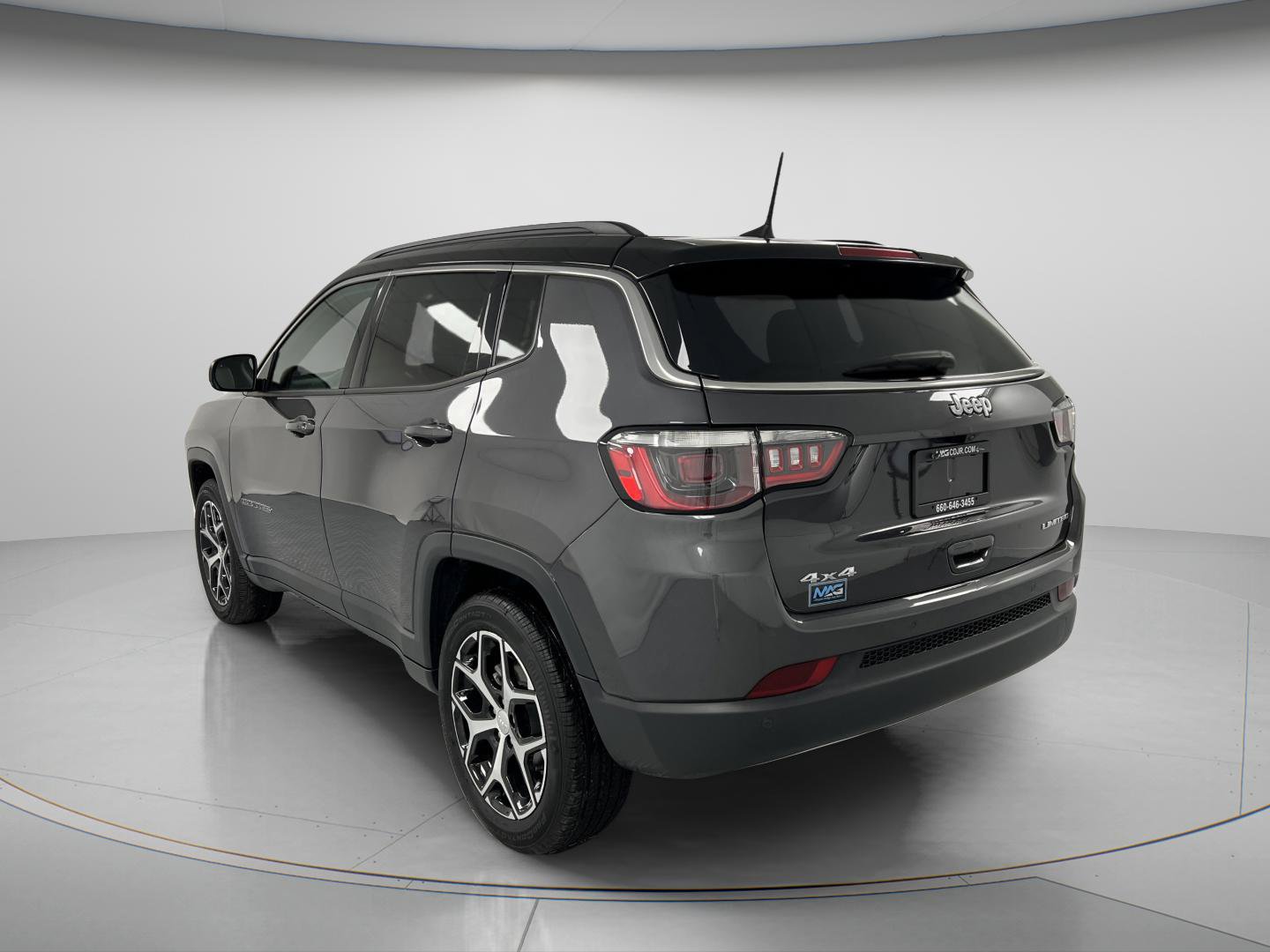 Used 2024 Jeep Compass Limited AWD/4WD image 6