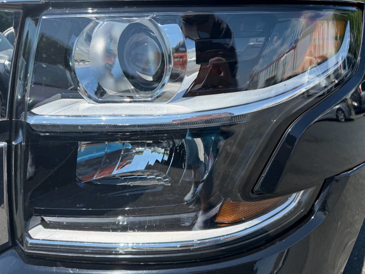 Used 2019 Chevrolet Suburban 3500 LT AWD/4WD image 2