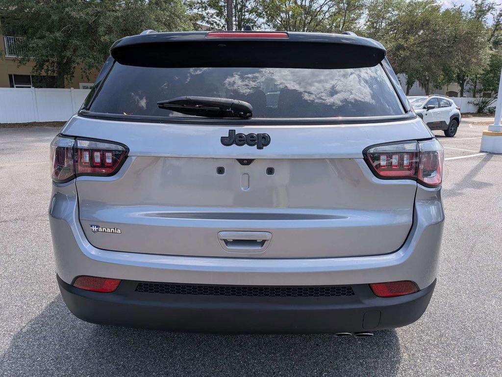 Used 2022 Jeep Compass Latitude FWD image 3