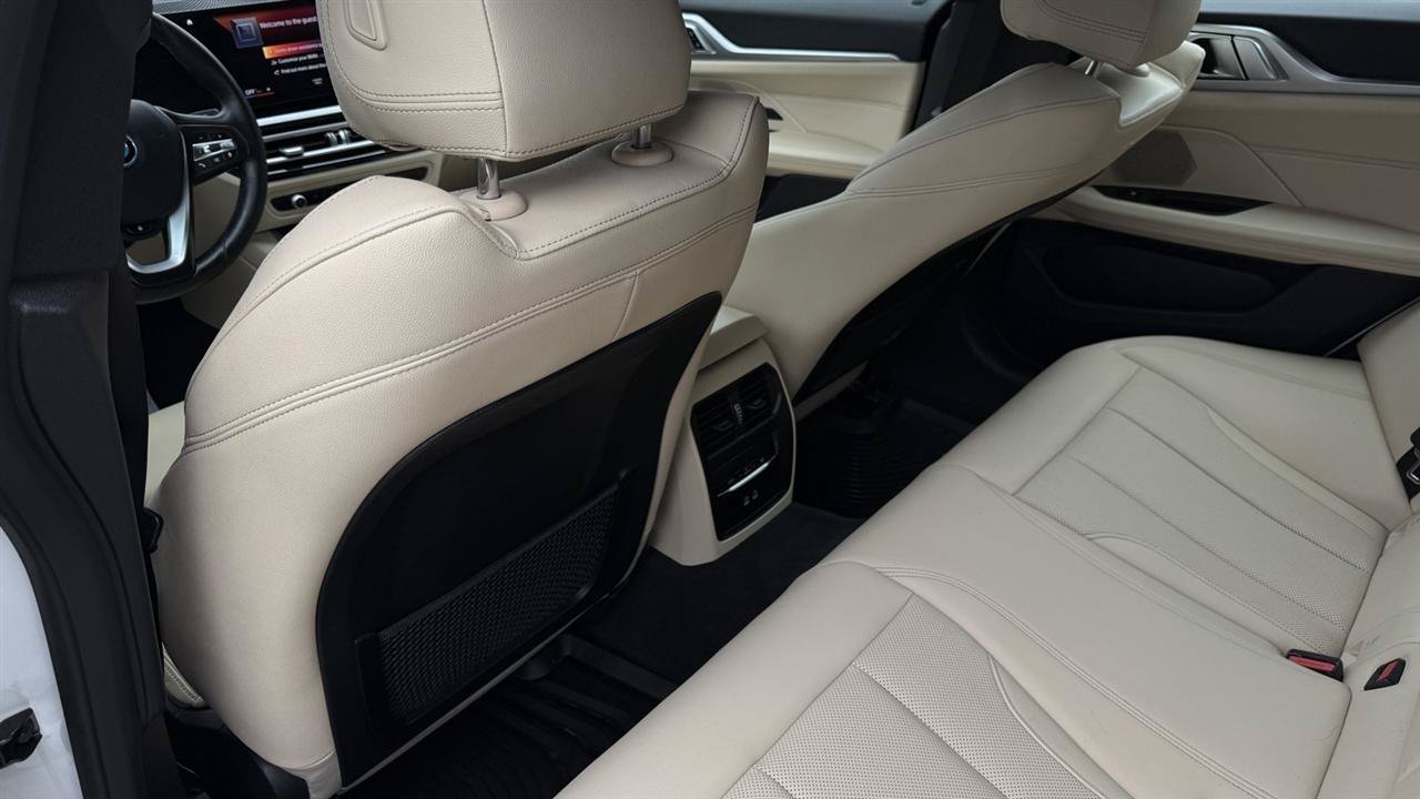 Used 2023 BMW i4 eDrive35 w/ Premium Package RWD image 32