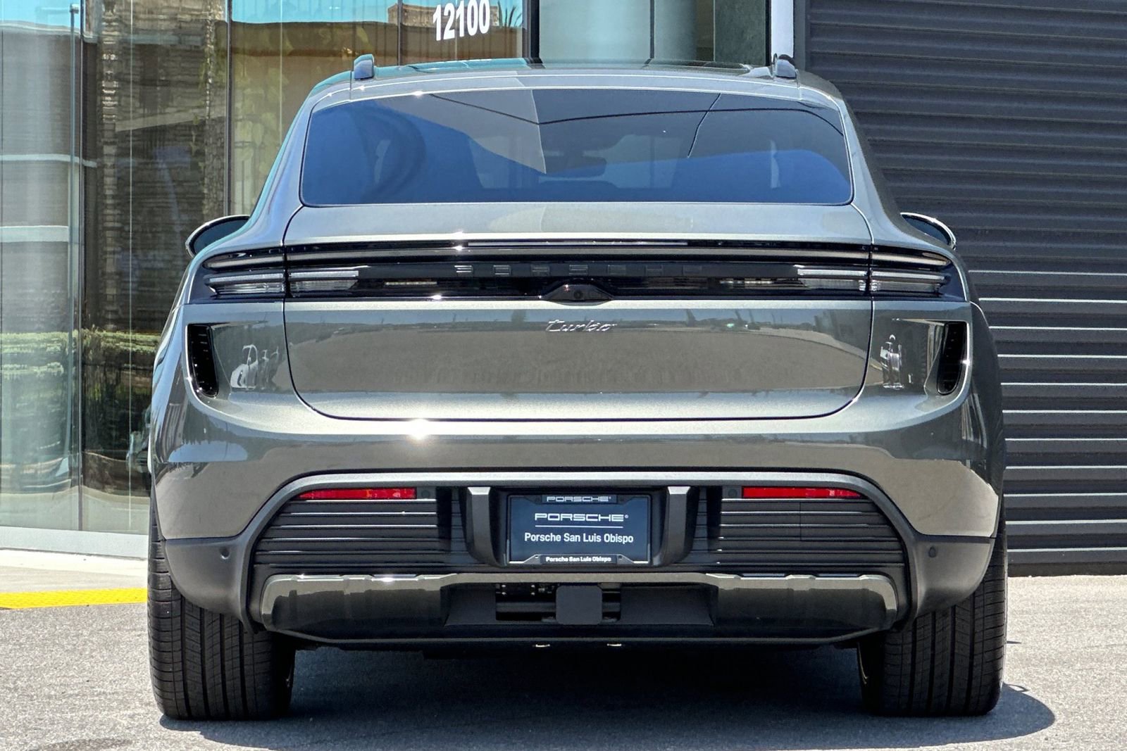 Used 2025 Porsche Macan Turbo Electric AWD/4WD image 7