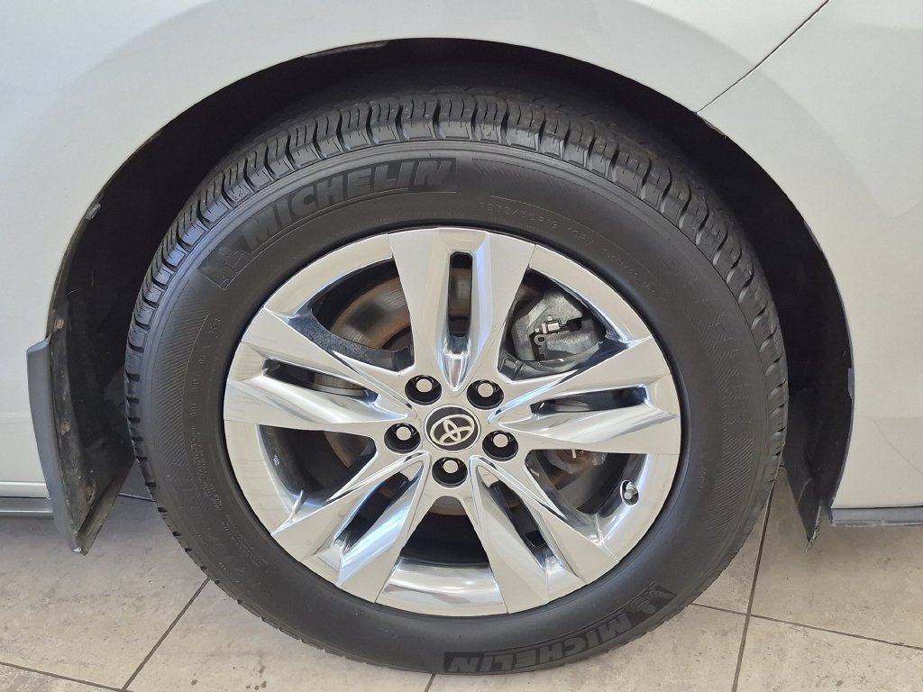 Used 2021 Toyota Sienna Limited AWD/4WD image 12