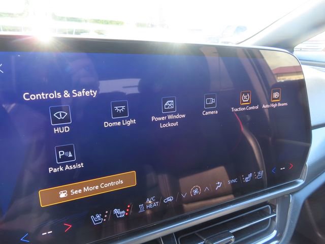Used 2025 Chevrolet Equinox EV RS w/ Convenience Package II AWD/4WD image 28