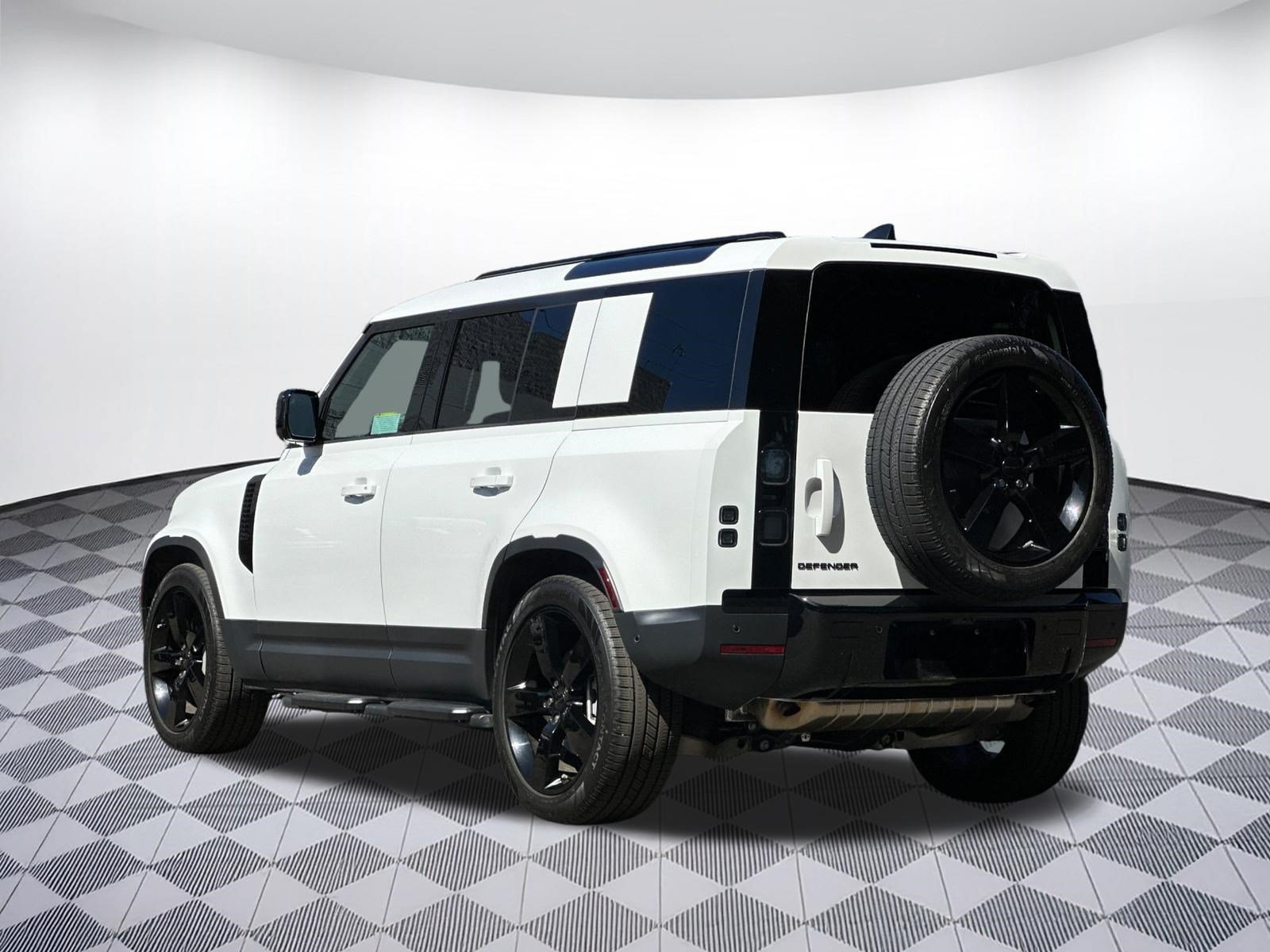 Certified 2026 Land Rover Defender 110 S AWD/4WD image 3