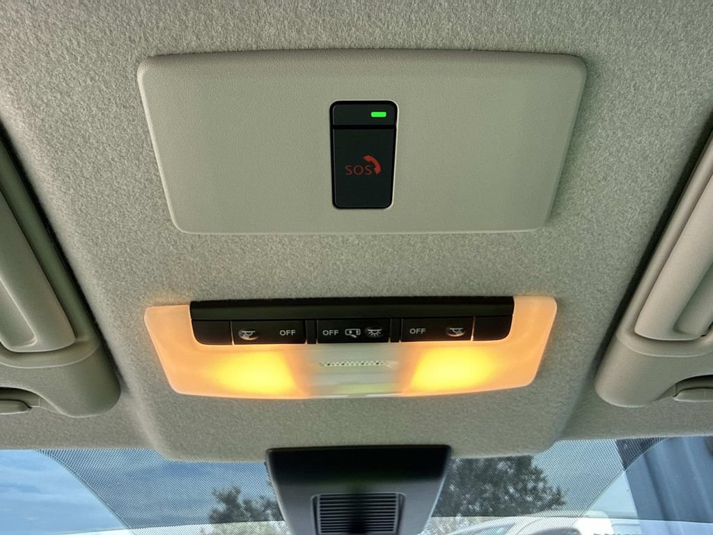 Used 2024 Nissan Kicks SR w/ SR Premium Package FWD image 43