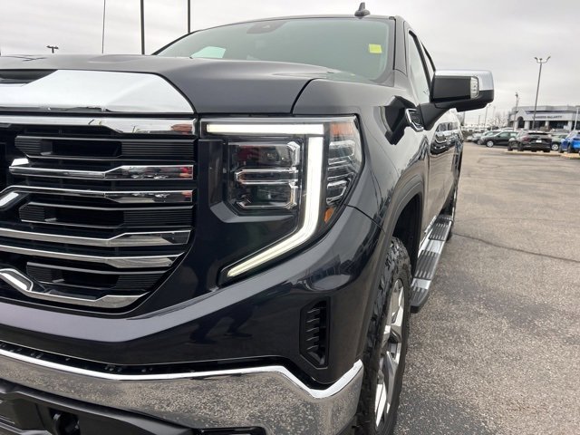 Used 2023 GMC Sierra 1500 SLT w/ SLT Premium Package image 9