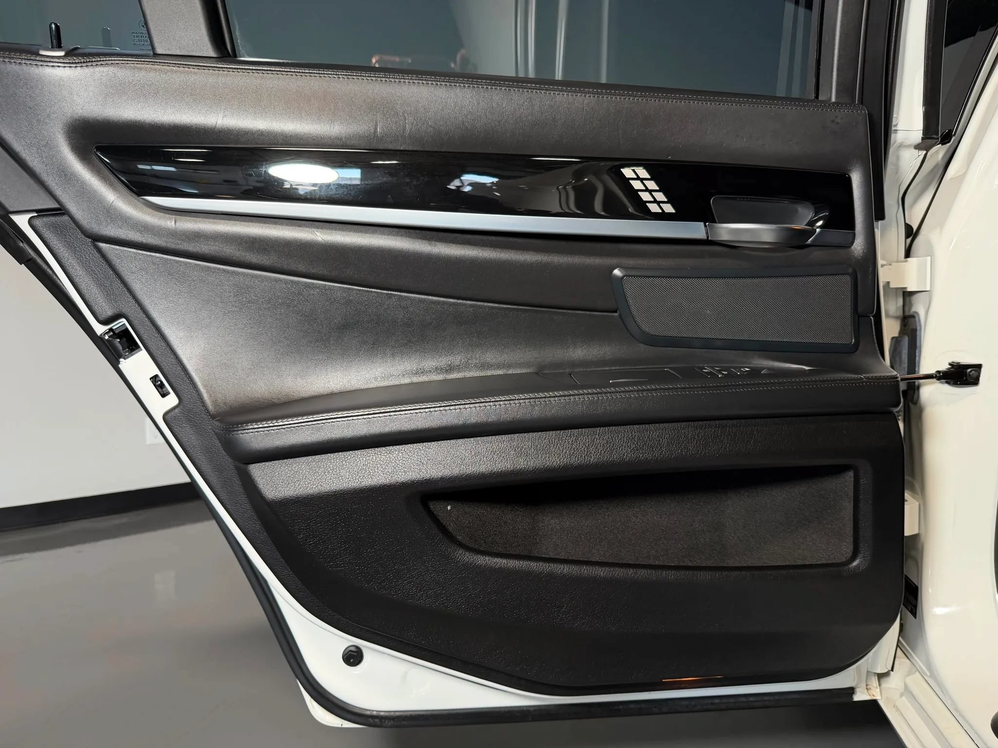 Used 2012 BMW ALPINA B7 RWD image 24