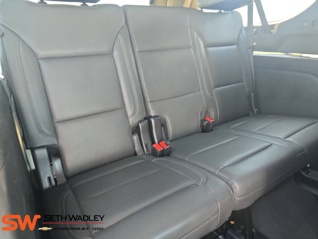 Used 2025 Chevrolet Suburban LT AWD/4WD image 12