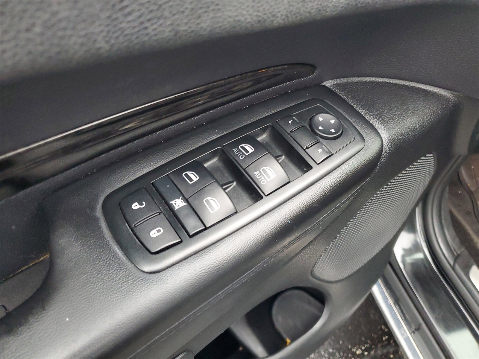 Used 2015 Dodge Durango Limited image 9