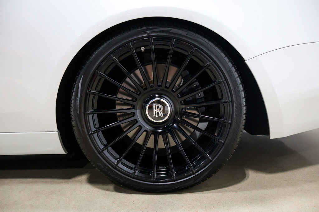 Used 2019 Rolls-Royce Dawn RWD image 28