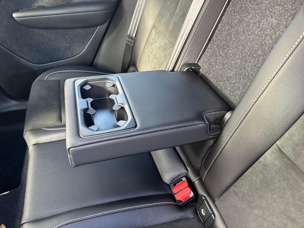 Used 2023 Volvo C40 P8 Recharge Ultimate w/ Protection Package Premier image 35