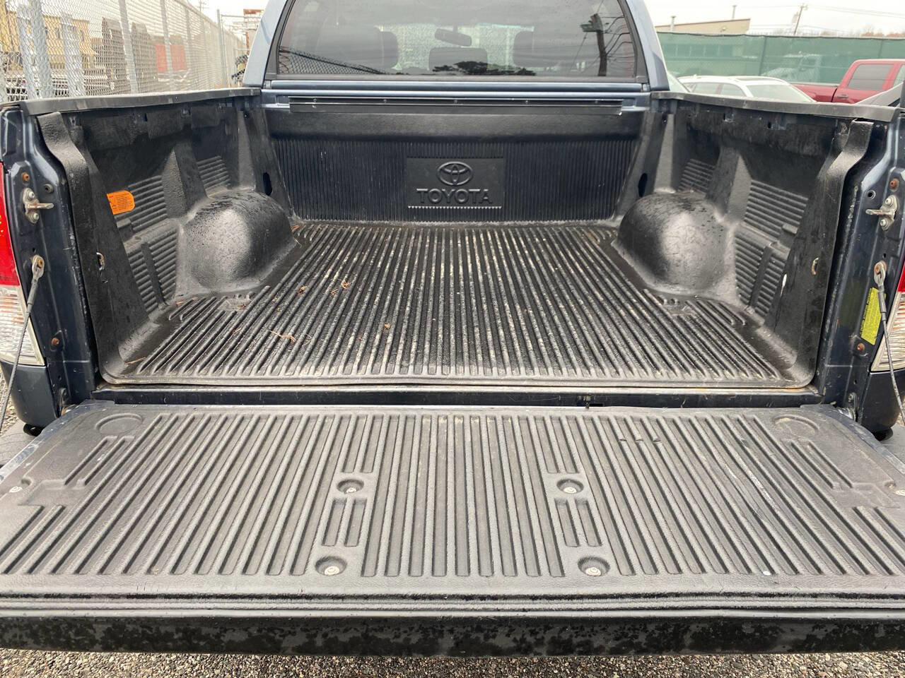 Used 2010 Toyota Tundra Limited image 12