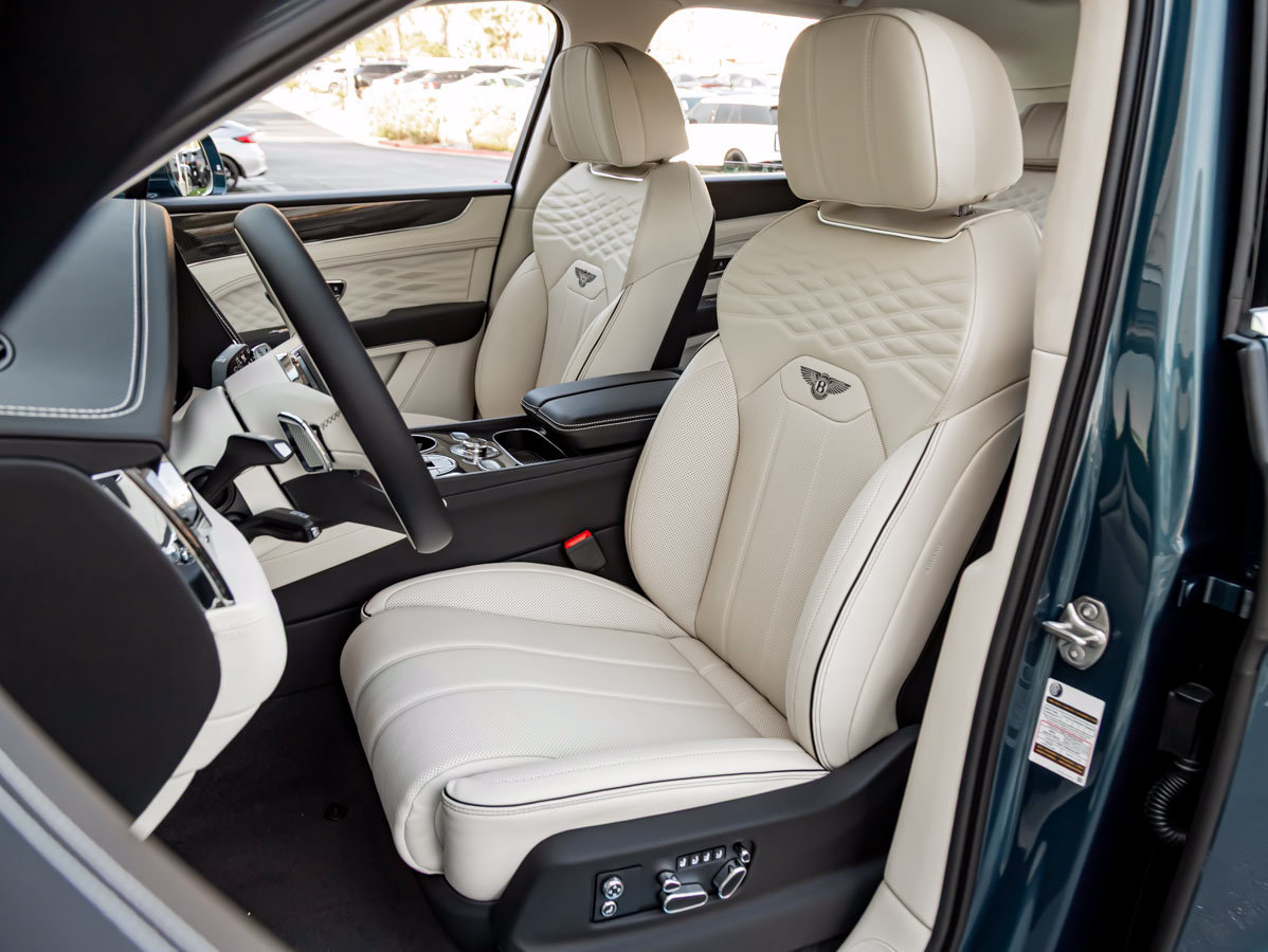 New 2027 Bentley Bentayga AWD/4WD image 16