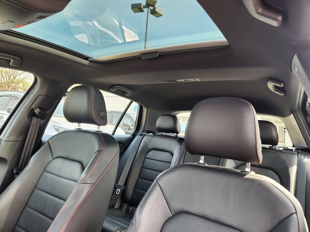 Used 2017 Volkswagen GTI SE image 12