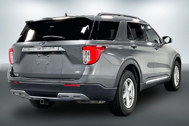Used 2021 Ford Explorer XLT w/ Equipment Group 202A AWD/4WD image 7