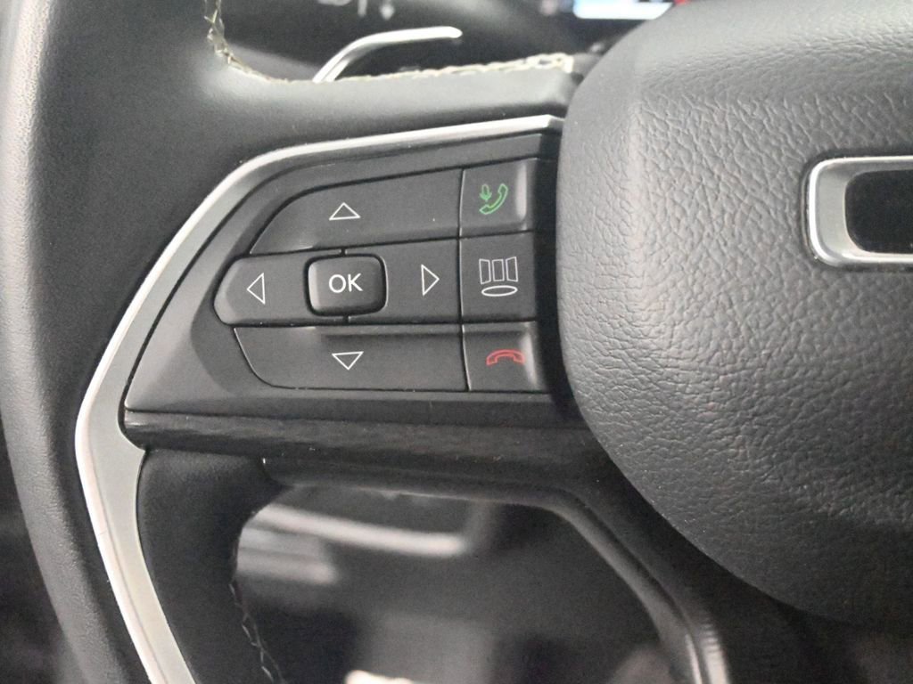 Used 2023 Jeep Grand Cherokee L Laredo image 39