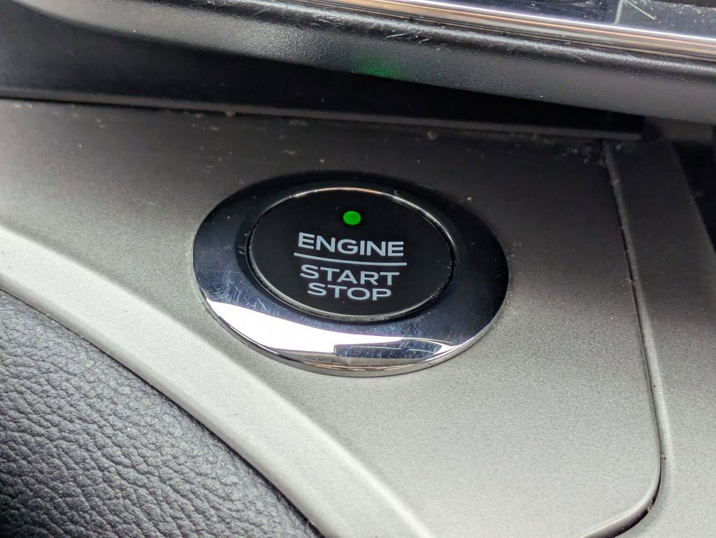 Used 2021 Ford Explorer XLT w/ Equipment Group 202A image 31