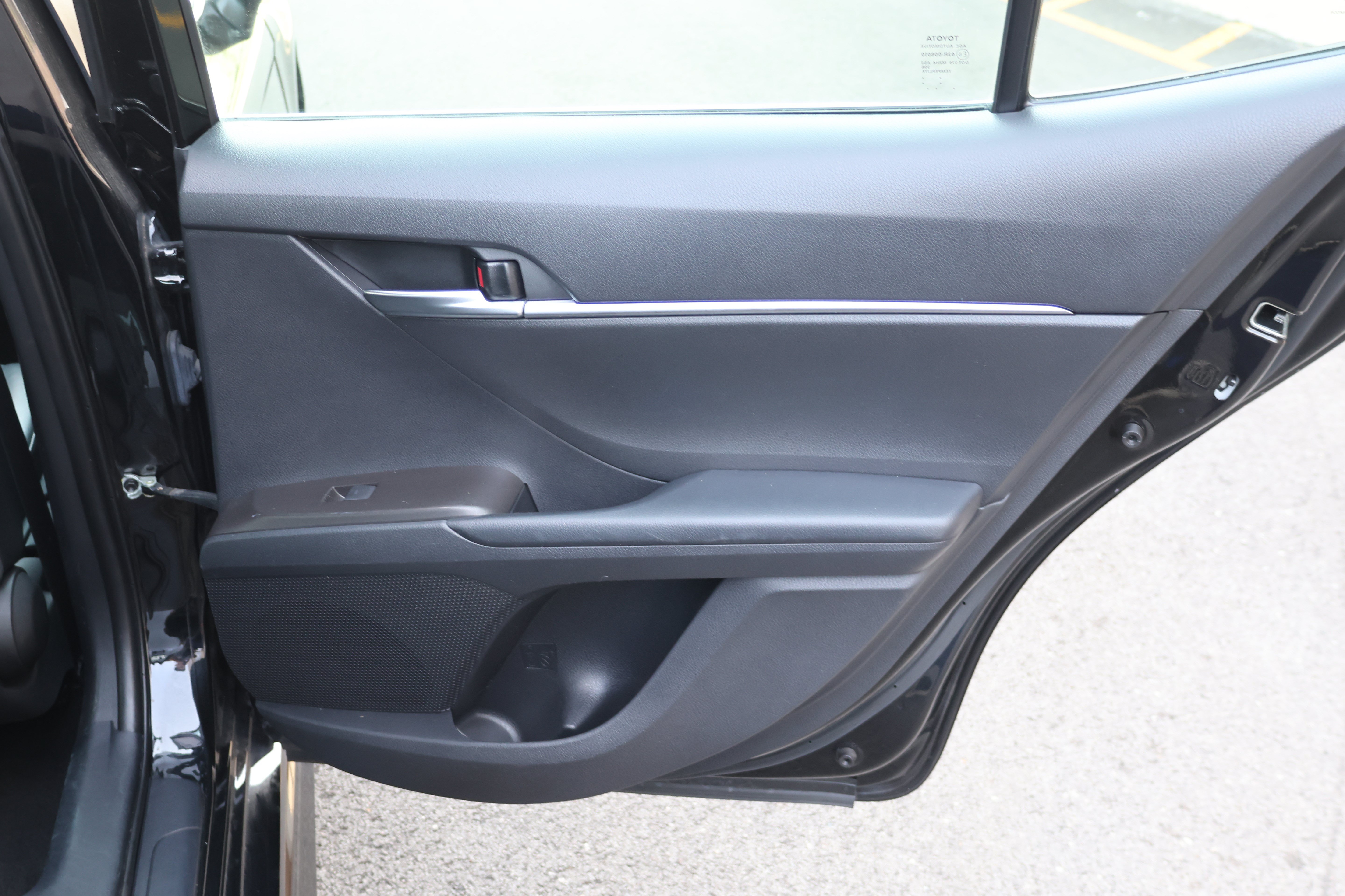 Used 2021 Toyota Camry SE FWD image 17