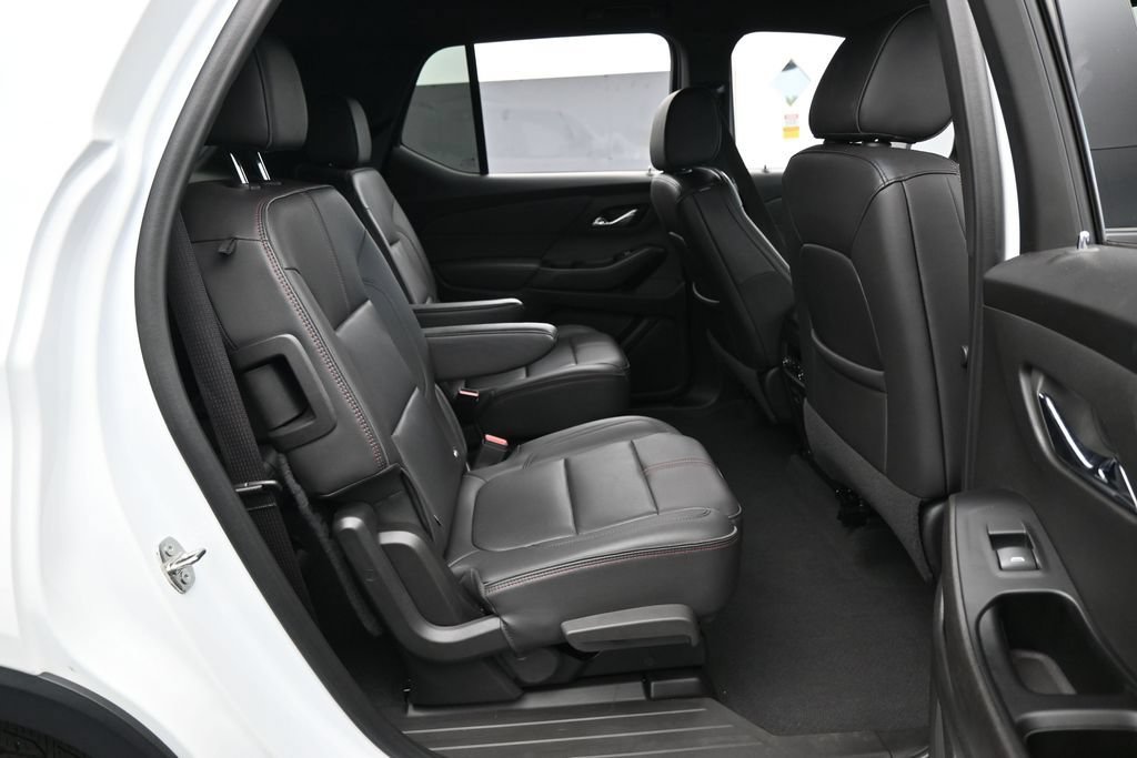 Used 2023 Chevrolet Traverse RS FWD image 47