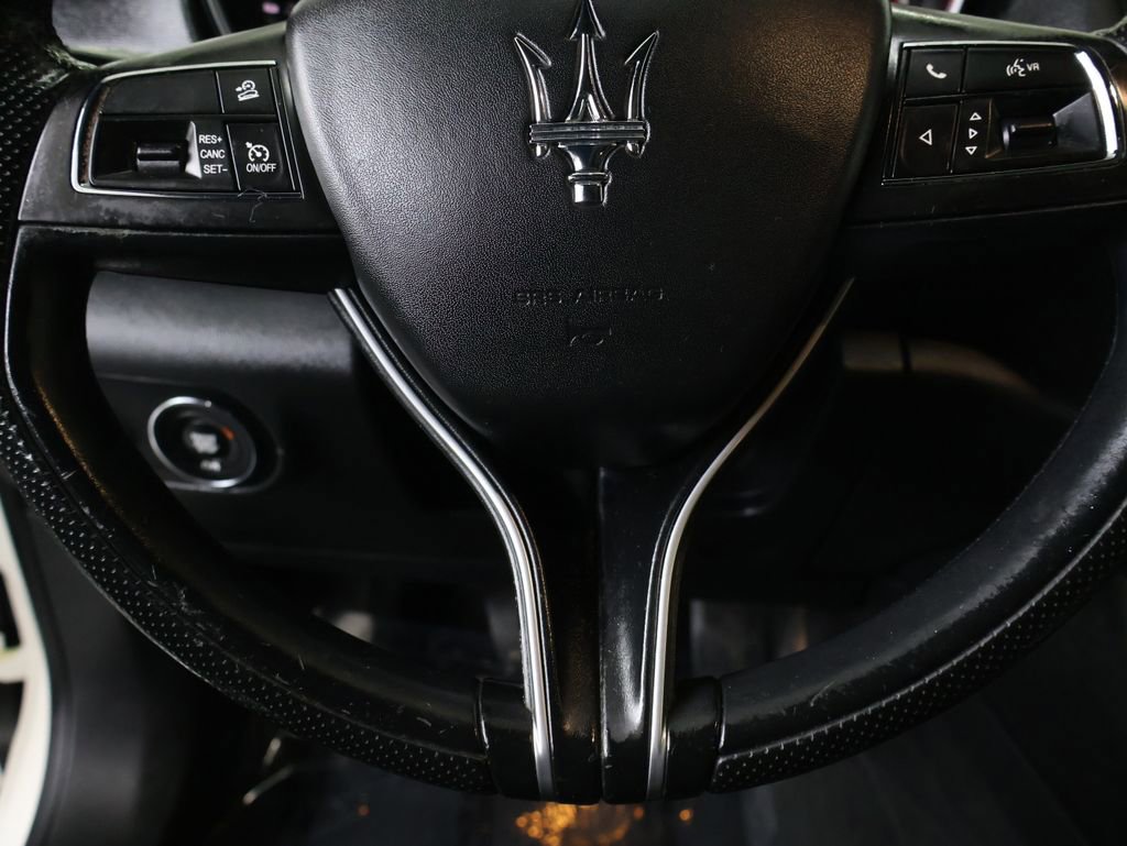 Used 2020 Maserati Levante image 19