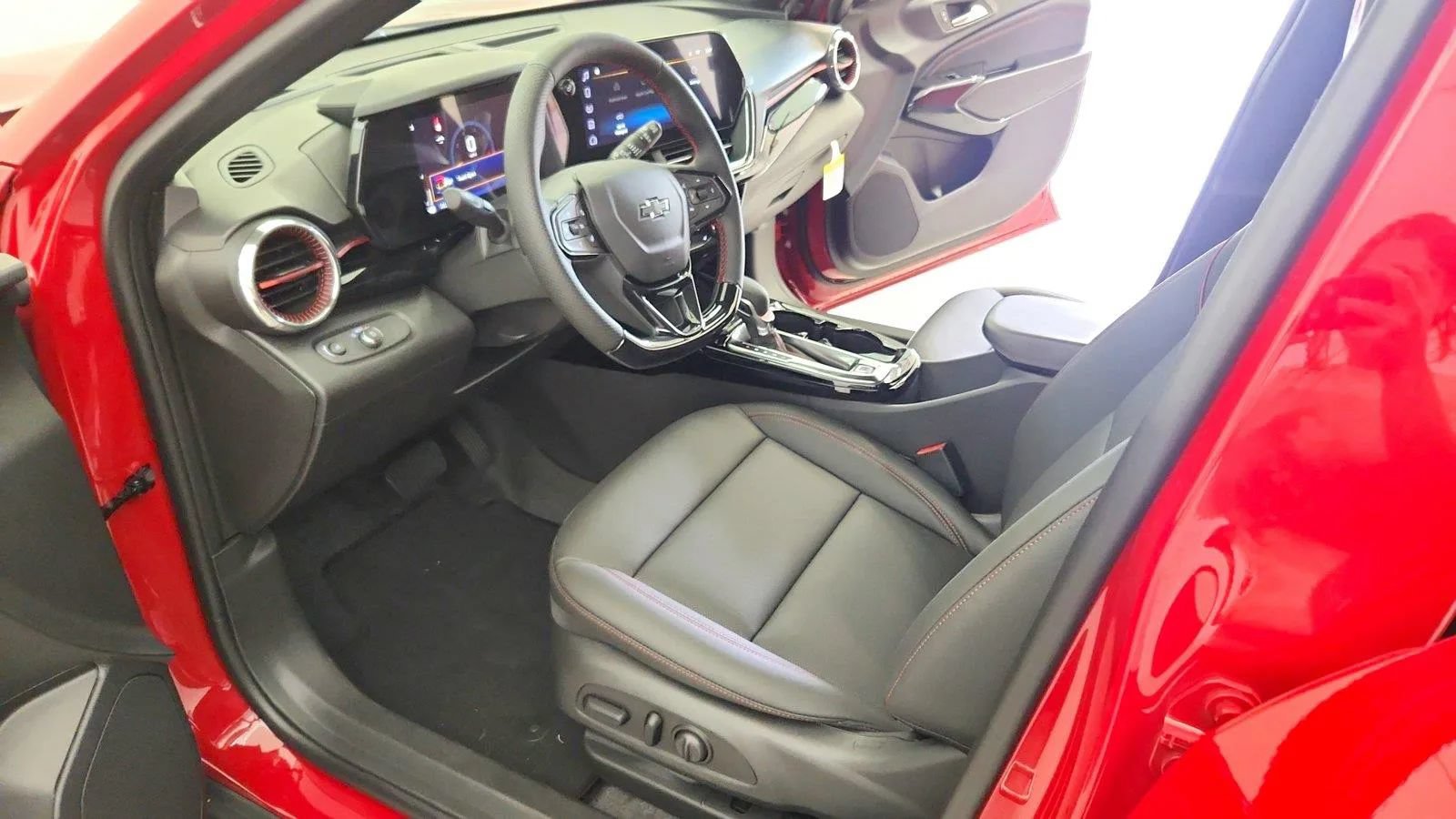 New 2026 Chevrolet Trax RS w/ Driver Confidence Package FWD image 14