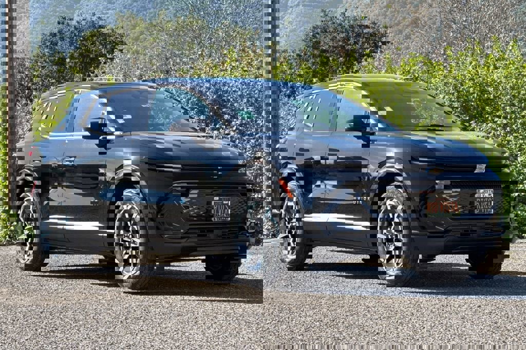 New 2026 Chevrolet Equinox EV LT image 2