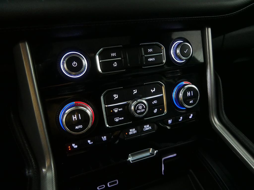 Used 2023 GMC Yukon XL Denali image 32