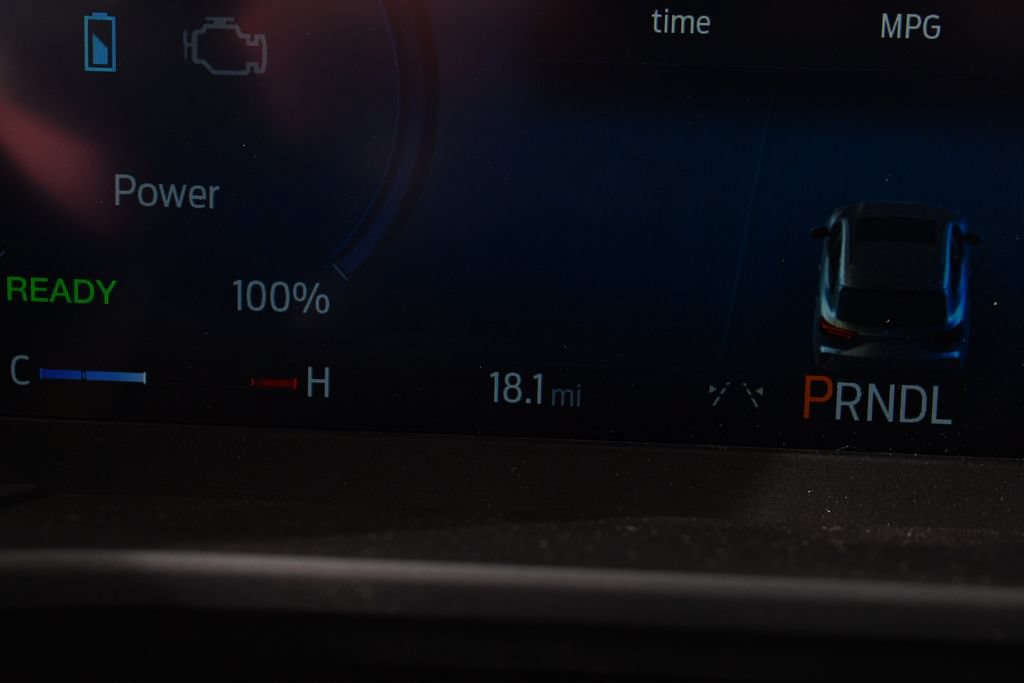 New 2025 Ford Escape SE w/ PHEV Premium Package FWD image 27