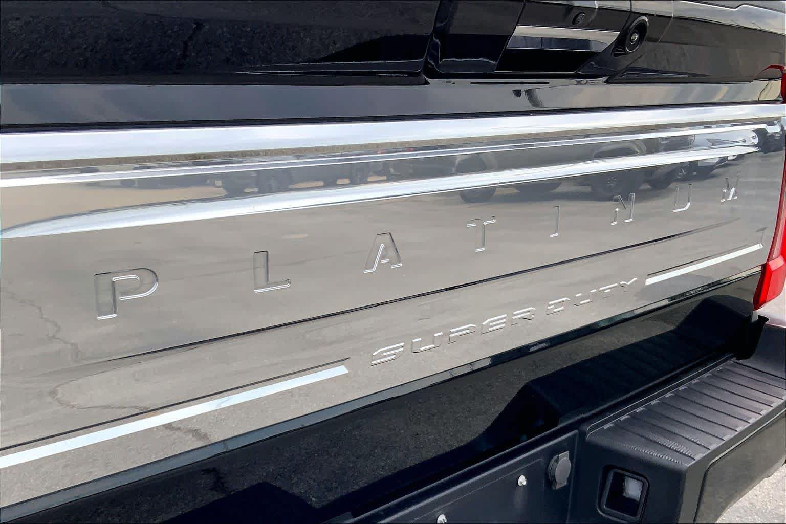 Certified 2023 Ford F450 Platinum w/ FX4 Off-Road Package AWD/4WD image 10