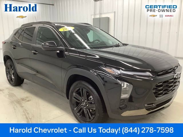 Used 2025 Chevrolet Trax ACTIV image 2