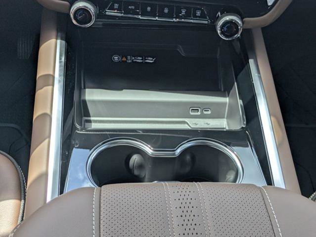 New 2026 Chevrolet Suburban High Country image 22