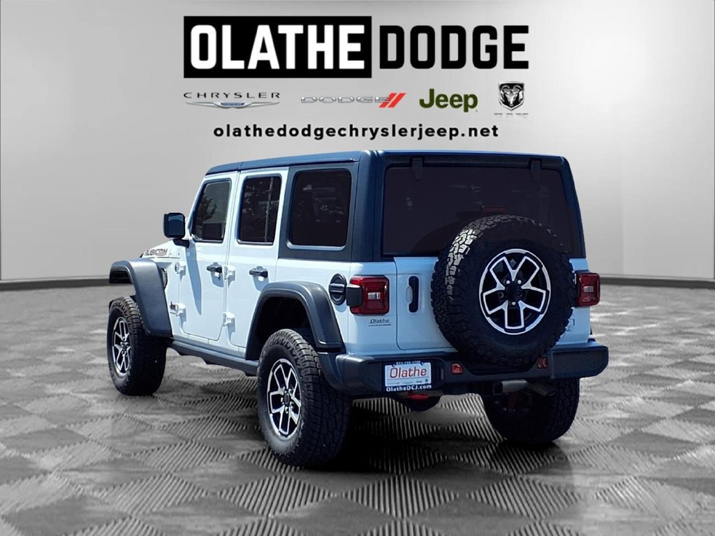 Used 2025 Jeep Wrangler Unlimited Rubicon AWD/4WD image 3