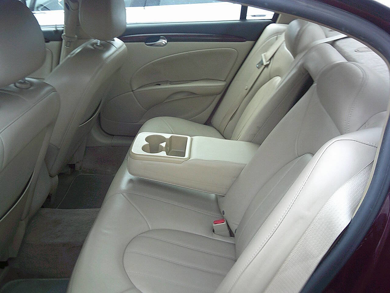 Used 2008 Buick Lucerne CXL w/ Driver Confidence Package FWD image 9
