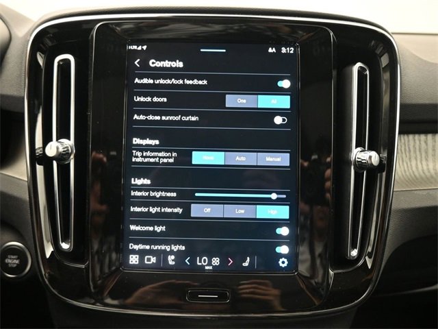 Used 2024 Volvo XC40 B5 Plus w/ Protection Package Premier image 19