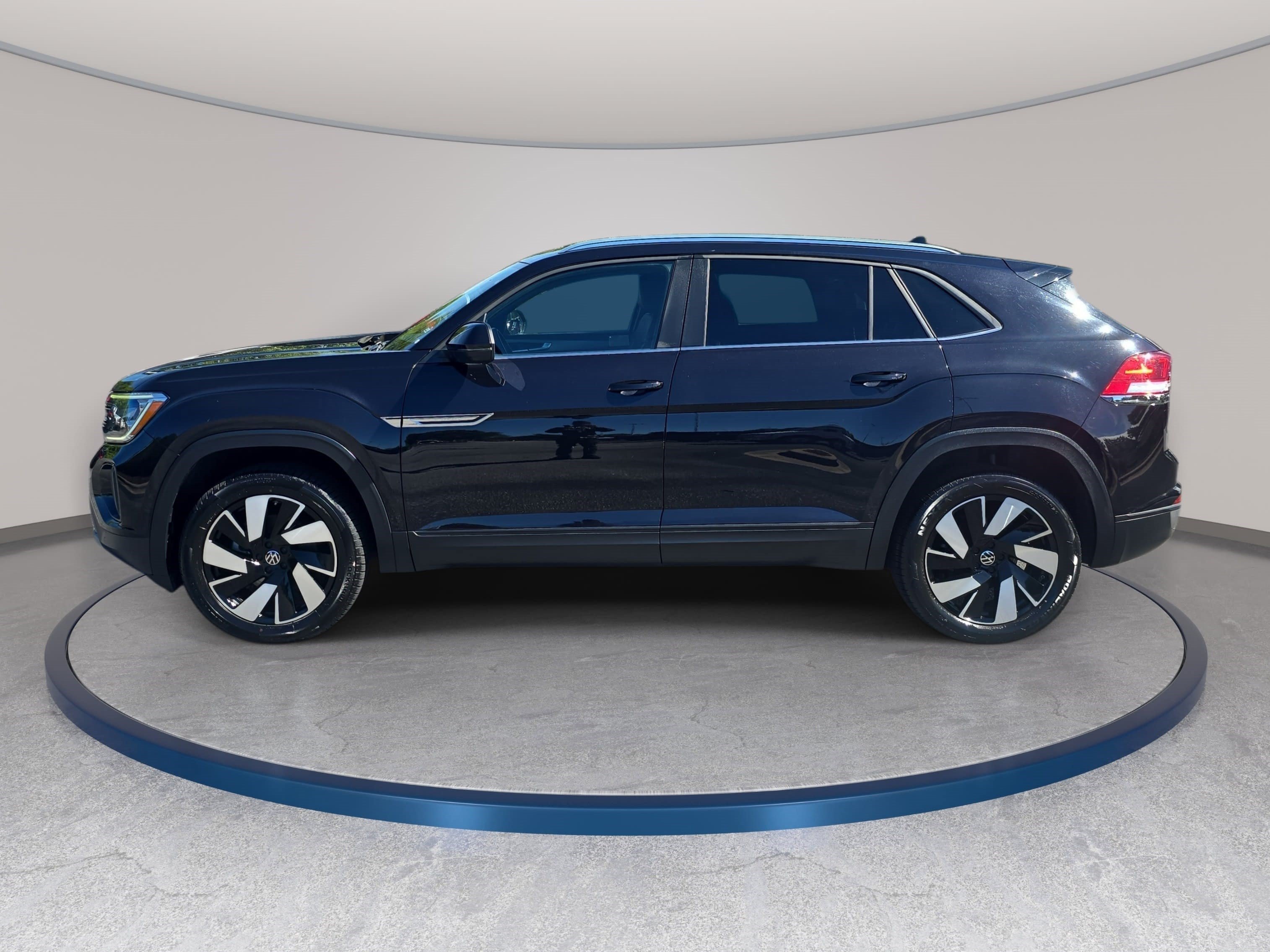 Used 2024 Volkswagen Atlas Cross Sport SE FWD image 8