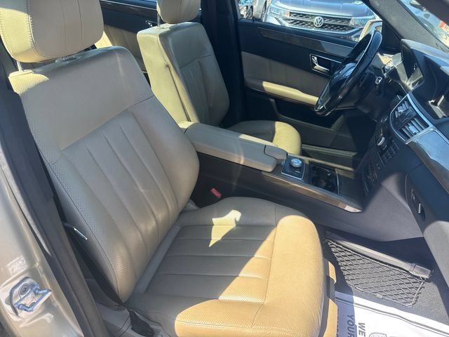 Used 2010 Mercedes-Benz E 550 4MATIC Sedan image 33