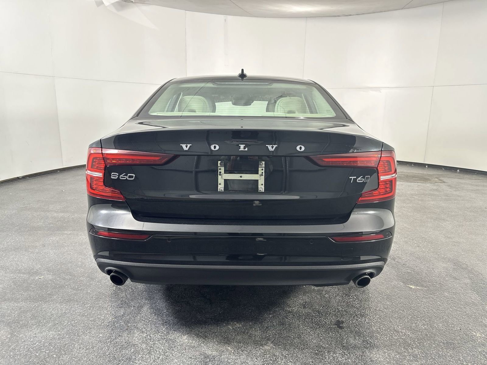 Used 2020 Volvo S60 T6 Momentum w/ Protection Package Premier image 8