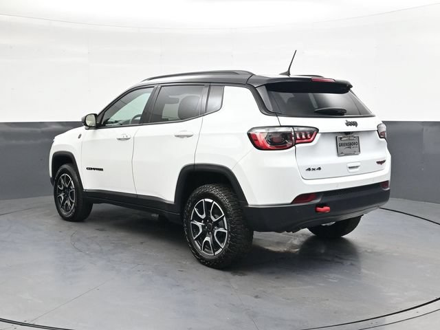 Used 2025 Jeep Compass Trailhawk AWD/4WD image 6