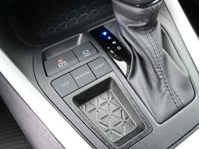 Certified 2025 Toyota RAV4 LE image 18